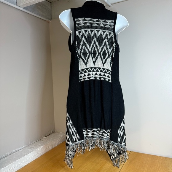 Almost Famous Women's Sz Small Black White Cardigan Tunic - Picture 2 of 7